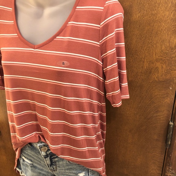 Maurice’s 24/7 Flawless striped tee. NWT small - Picture 8 of 16